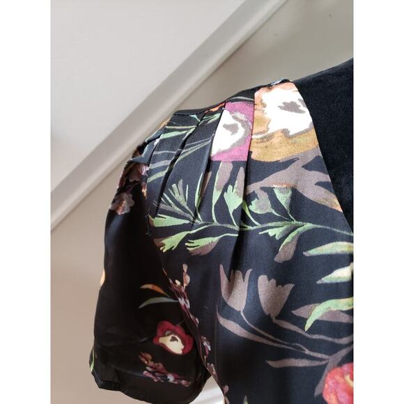 DR 2 Top Blouse Women's Size Large Black Floral Polyester Short Sleeve V-Neck - Picture 11 of 13